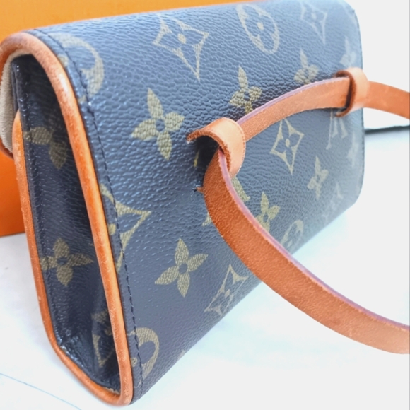 Louis Vuitton ✨️EUC Pochette Florentine Bumbag THE PERFECT BUMBAG - Picture 15 of 17